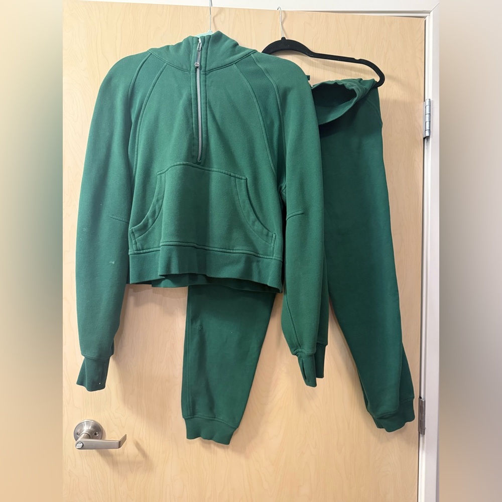 Lululemon Athletica Everglade Green Scuba set